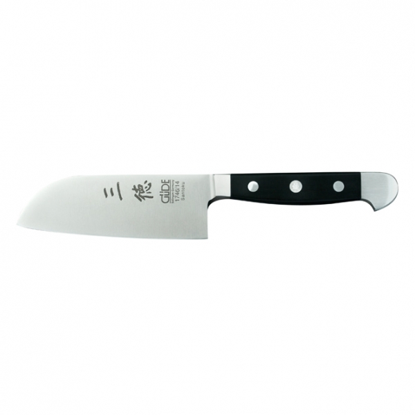 The GÜDE ALPHA Medium Santoku 14cm 195g